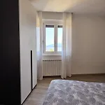 Διαμέρισμα View *