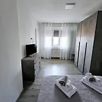 View Διαμέρισμα *